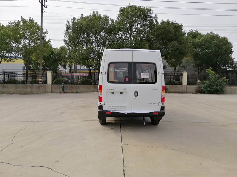 大通V80驗光、眼鏡車